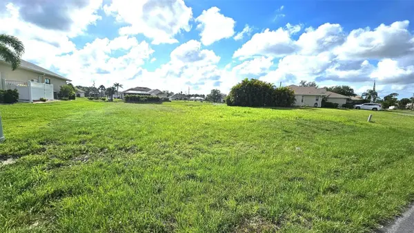 144 LONG MEADOW LN, Rotonda West, FL 33947