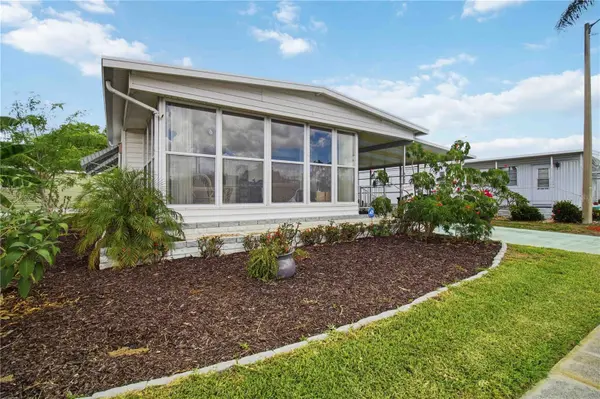 5402 CHATEAU LN, Bradenton, FL 34207