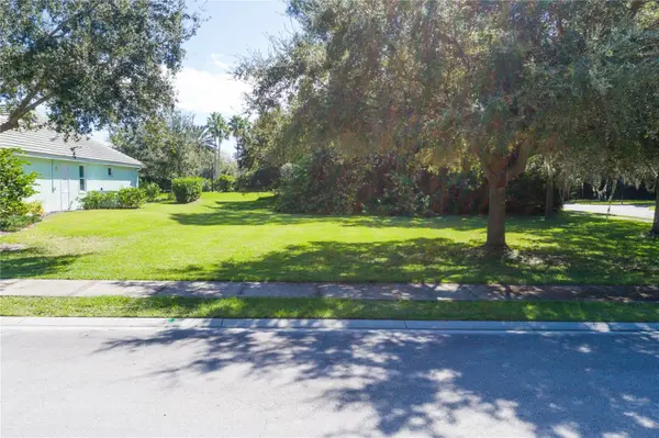 2 HOLLY CT, Palm Coast, FL 32137