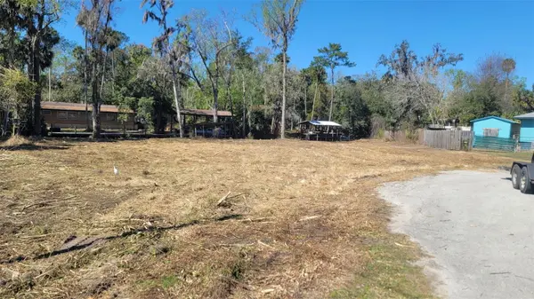 55813 SAM ST, Astor, FL 32102