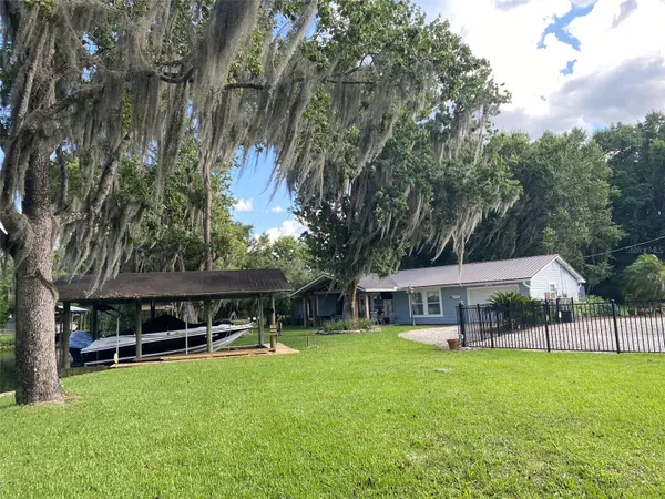 137 & 135 RIVERSIDE DR, Satsuma, FL 32189