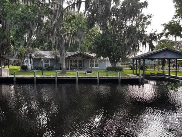 137 & 135 RIVERSIDE DR, Satsuma, FL 32189