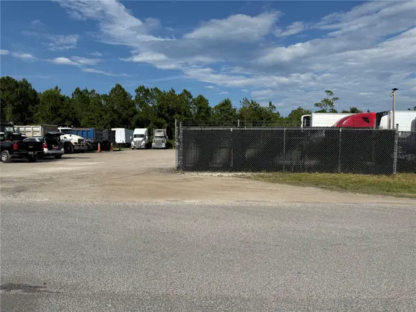 3330 STEEL RAIL DR DR #1, Bunnell, FL 32110