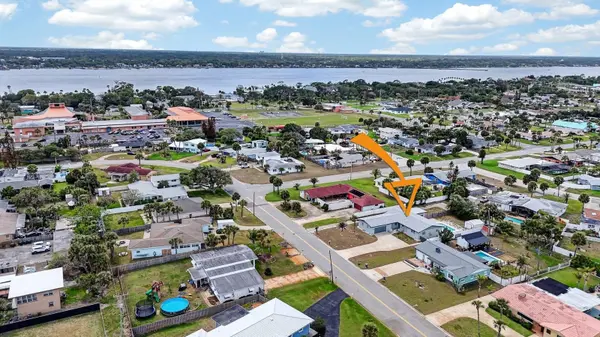 1027 BEL AIRE DR, Daytona Beach, FL 32118
