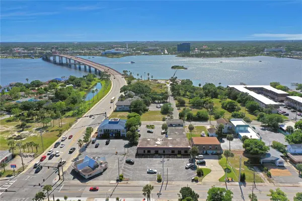 162 S PENINSULA DR, Daytona Beach, FL 32118