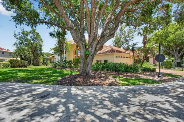 10 MONTERREY DR, Palm Coast, FL 32137