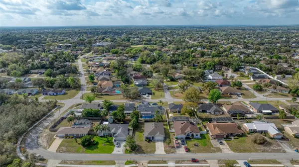 725 N FIRWOOD DR, Deltona, FL 32725