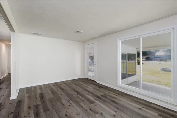 11807 OCKLAWAHA DR, Leesburg, FL 34788