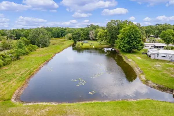 302 IVANHOE CIR, Lady Lake, FL 32159