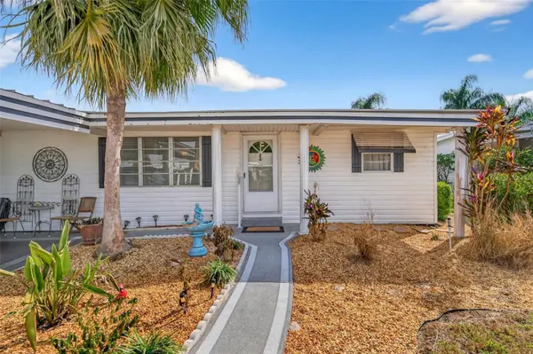 1018 SOUTHLAND DR, Tavares, FL 32778