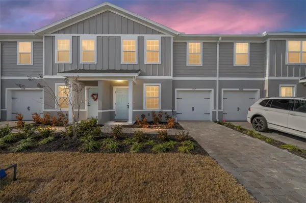 1197 PORT BLUE WAY, Lady Lake, FL 32159