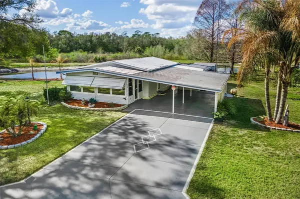 304 IVANHOE CIR, Lady Lake, FL 32159