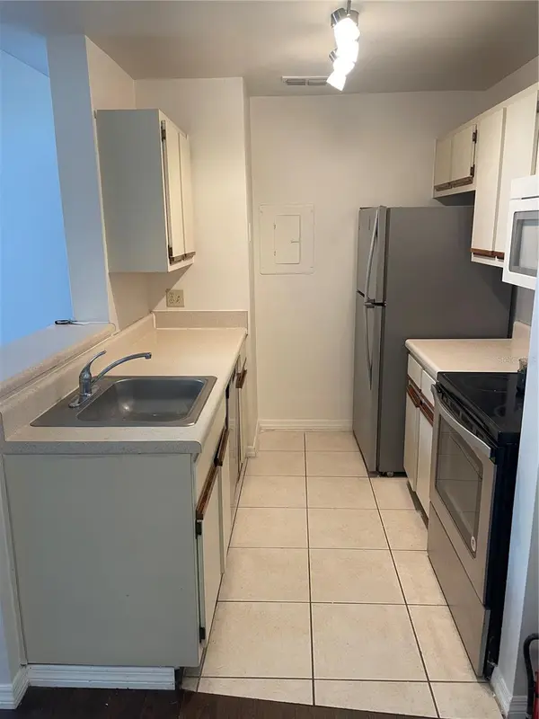 5992 WESTGATE DR #302, Orlando, FL 32835