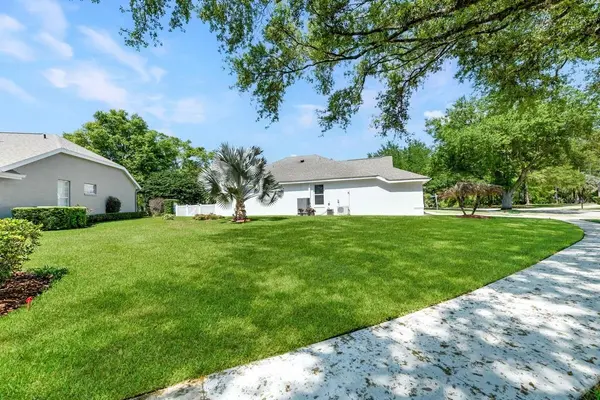 1901 PARK FOREST BLVD, Mount Dora, FL 32757