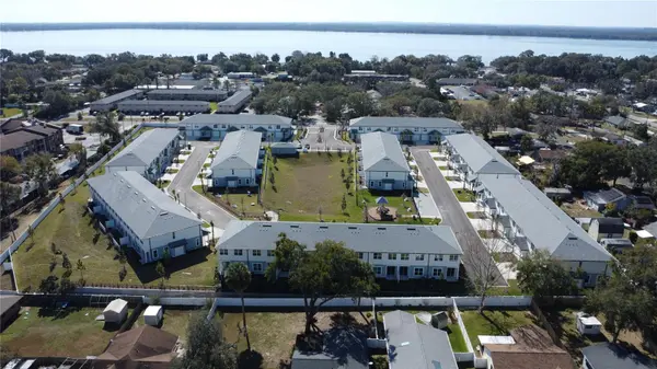 1129 E CAROLINE ST, Tavares, FL 32778