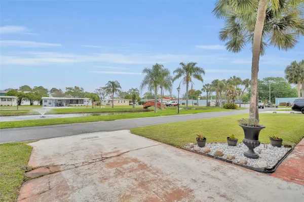 104 DIAMOND HEAD DR, Leesburg, FL 34788