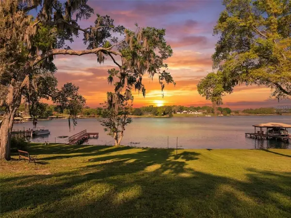 2874 E CROOKED LAKE DR, Eustis, FL 32726