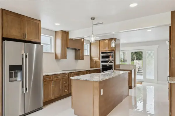 2316 N GRIFFIN DR, Leesburg, FL 34748