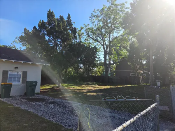 101 E ATWATER AVE, Eustis, FL 32726