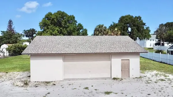 3155 LAKESHORE DR, Mount Dora, FL 32757