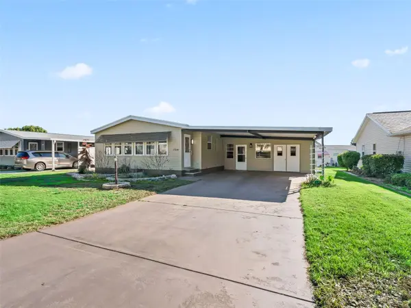 1514 HILLCREST DR, Lady Lake, FL 32159