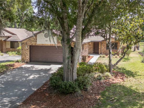 109 WATERWOOD DR, Yalaha, FL 34797