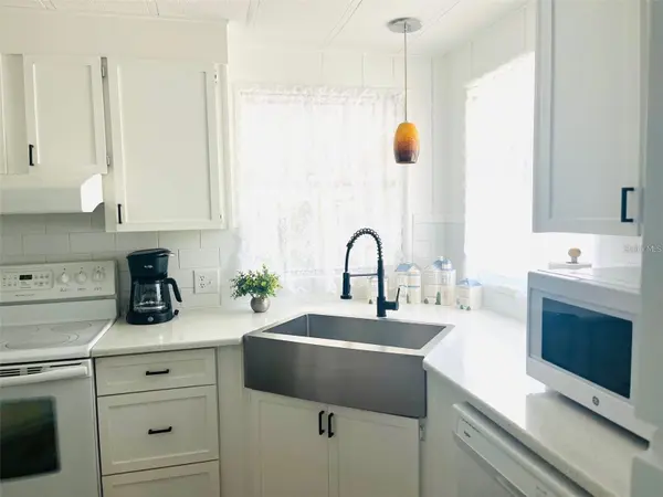 33 BOBCAT TRL, Wildwood, FL 34785