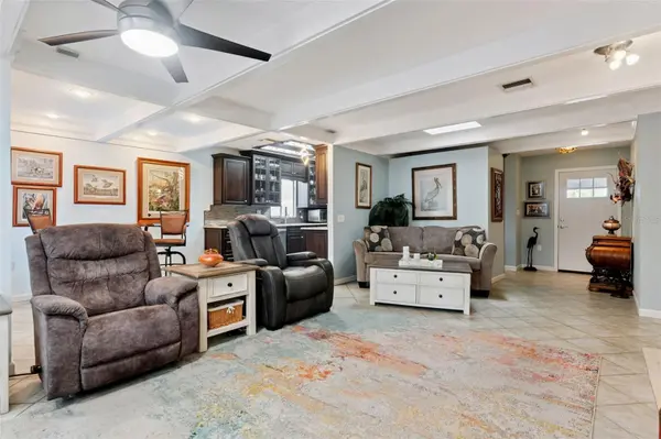 13502 COUNTRY CLUB DR, Tavares, FL 32778