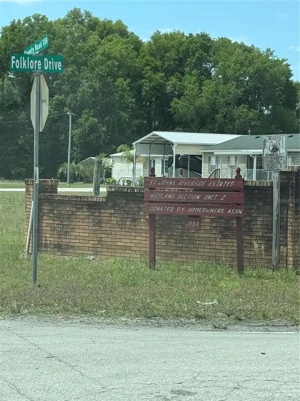 000 FOLKLORE DR, Satsuma, FL 32189