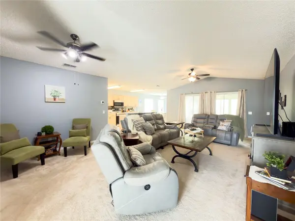 32676 OAK PARK DR, Leesburg, FL 34748