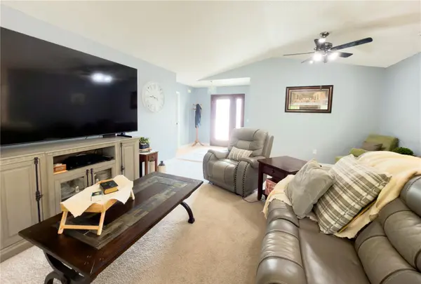 32676 OAK PARK DR, Leesburg, FL 34748