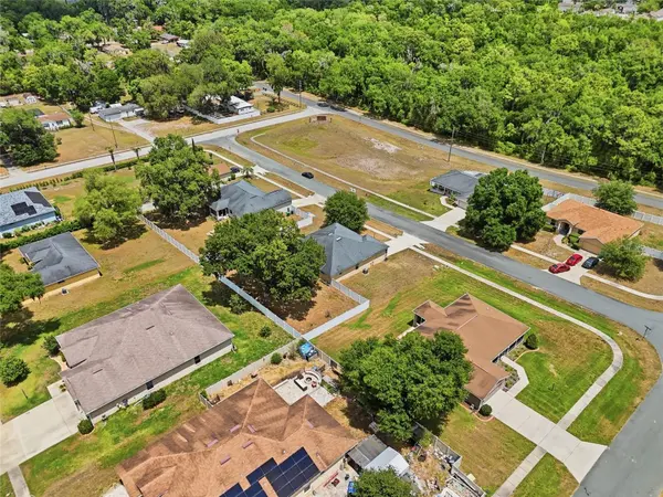 306 STONEPOINT LN, Lady Lake, FL 32159