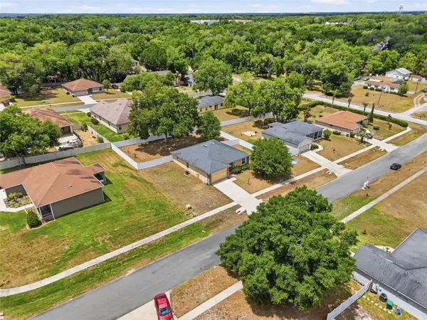 306 STONEPOINT LN, Lady Lake, FL 32159