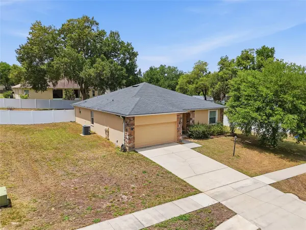 306 STONEPOINT LN, Lady Lake, FL 32159