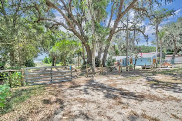 13450 SE 105TH TER, Ocklawaha, FL 32179