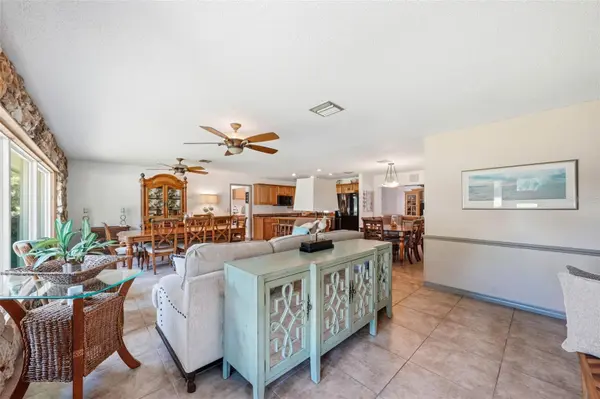 37237 GRAYS AIRPORT RD, Lady Lake, FL 32159