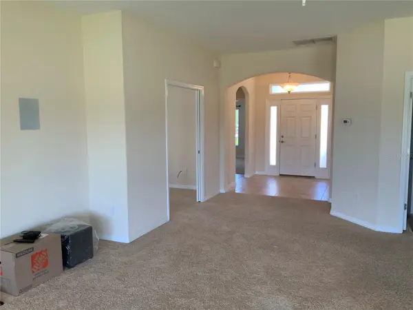 27215 ROANOKE DR, Leesburg, FL 34748
