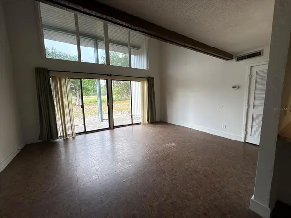 2010 CORNER LAKE DR #2010, Haines City, FL 33844