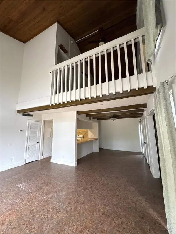 2010 CORNER LAKE DR #2010, Haines City, FL 33844