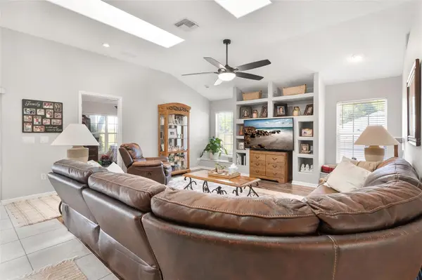 1027 URICO GOLF RD, Lady Lake, FL 32159