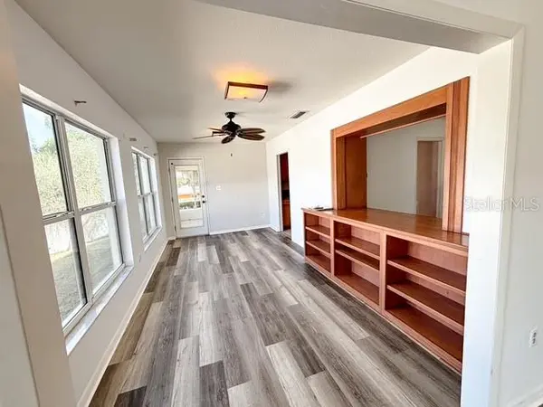 121 E PINE ST, Howey In The Hills, FL 34737