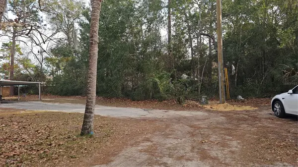 W SEVENTH AVE, Umatilla, FL 32784