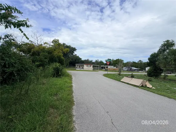 12024 LAKEVIEW DR, Leesburg, FL 34788
