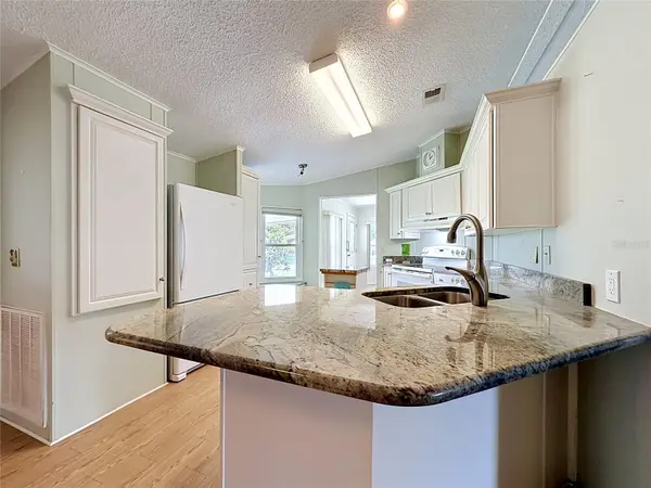 1666 ELKHART CIR, Tavares, FL 32778
