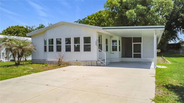 1666 ELKHART CIR, Tavares, FL 32778