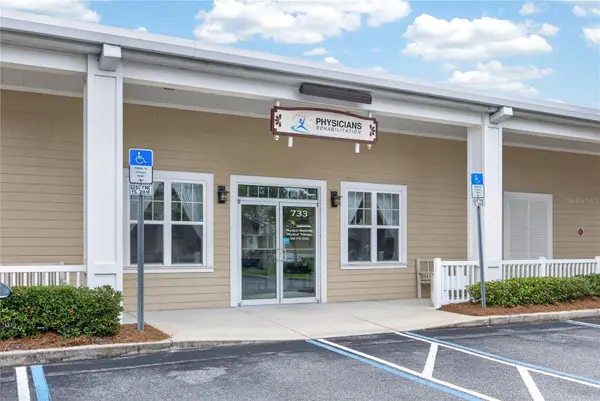 733 COUNTY ROAD 466, Lady Lake, FL 32159