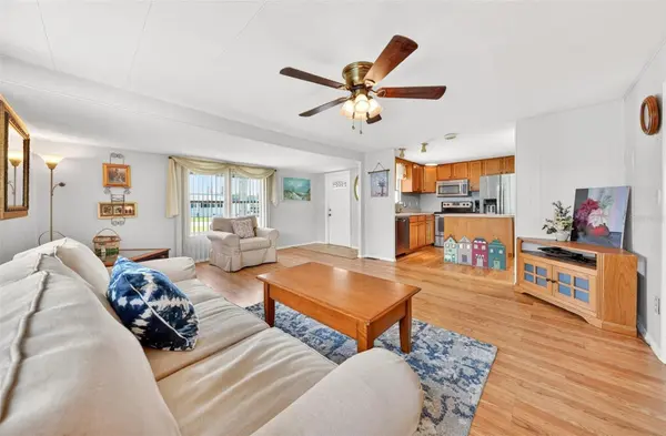 31643 HOWARD ST, Tavares, FL 32778
