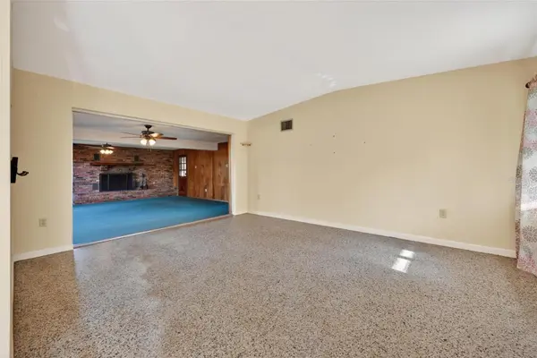 710 TWIN OAKS LN, Eustis, FL 32726