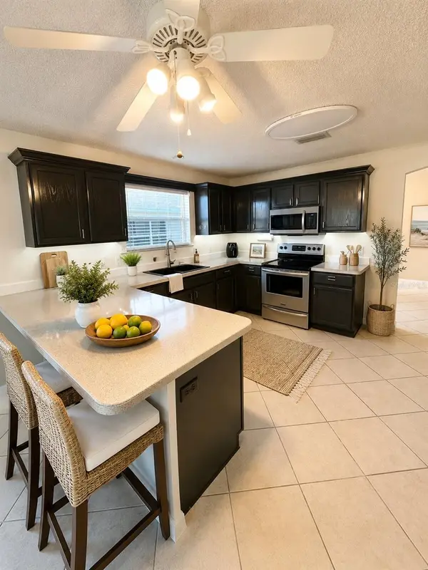 1033 OAK FOREST DR, The Villages, FL 32162