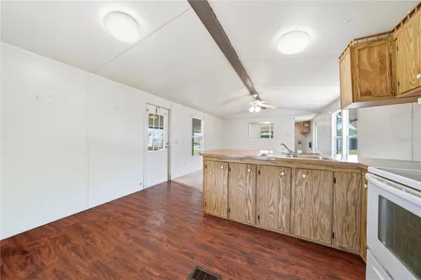 30107 GREEN BAY DR, Tavares, FL 32778